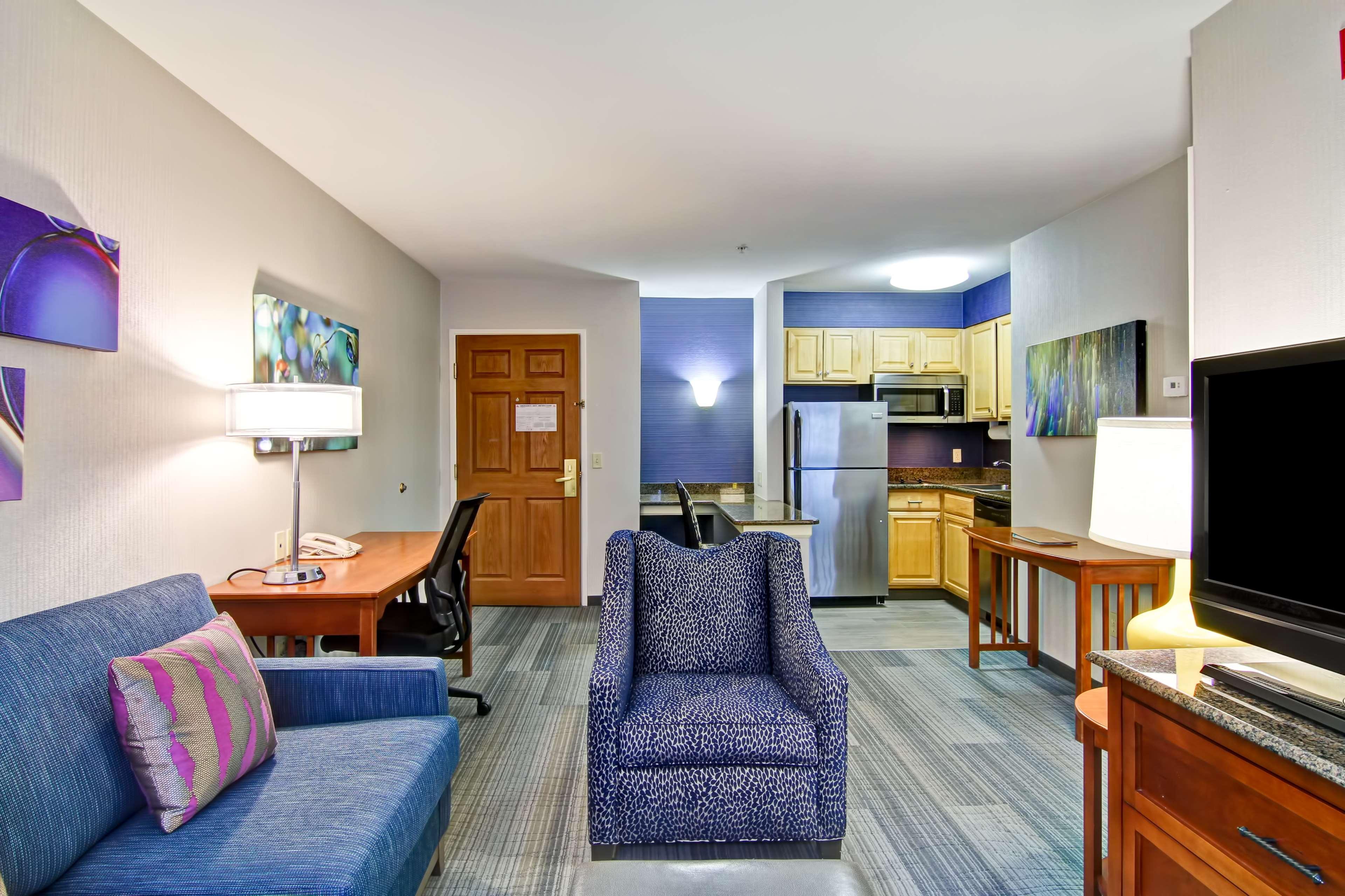 Homewood Suites By Hilton Stratford Bagian luar foto