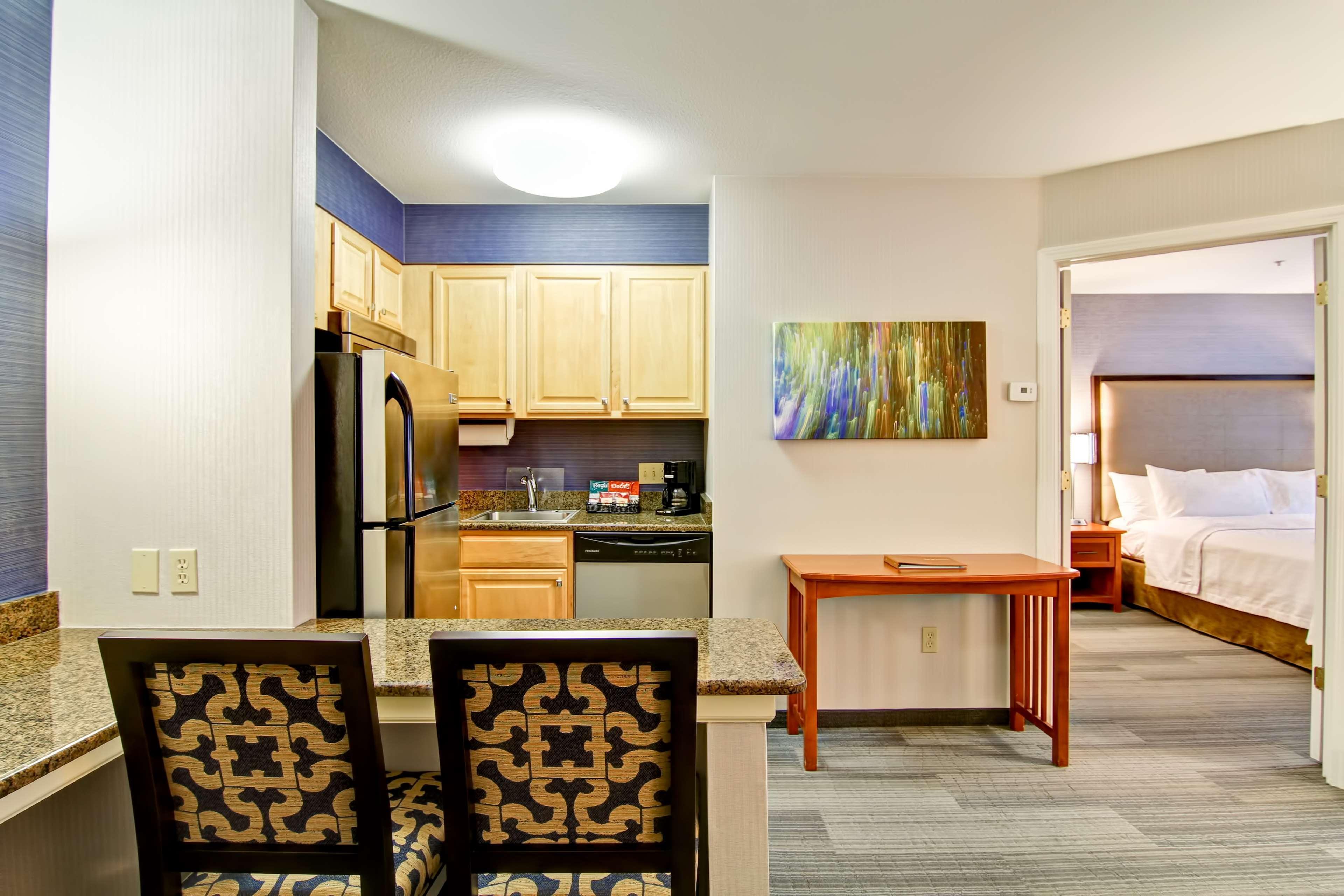 Homewood Suites By Hilton Stratford Bagian luar foto
