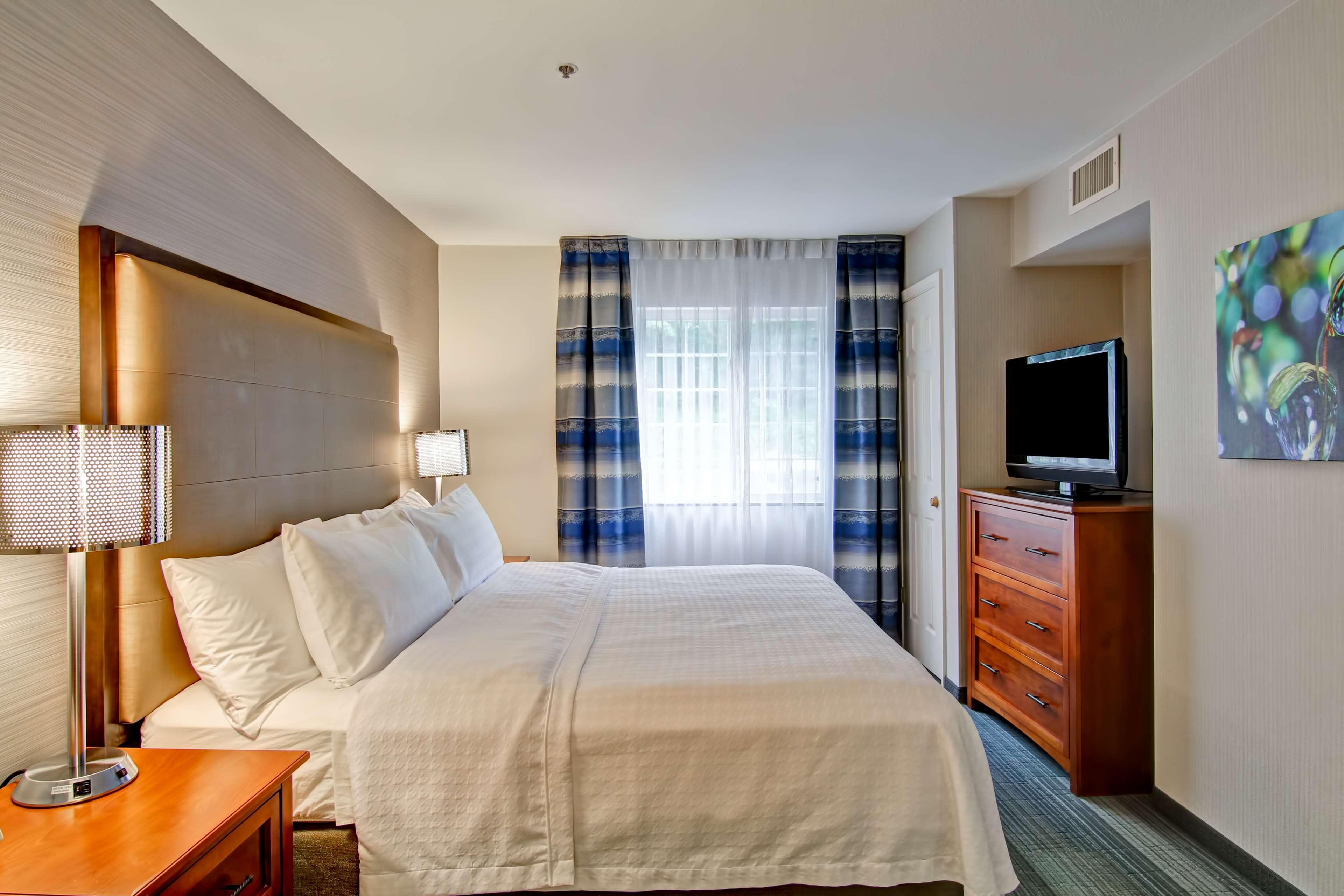 Homewood Suites By Hilton Stratford Bagian luar foto
