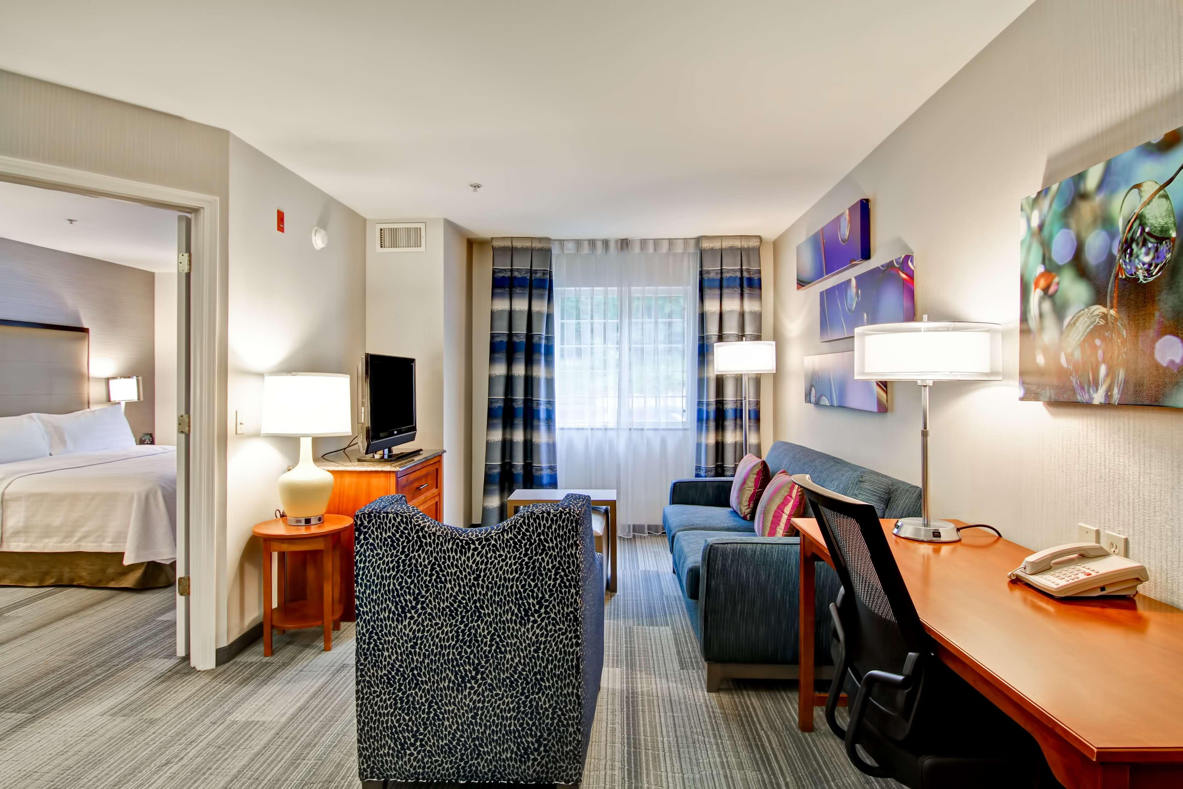 Homewood Suites By Hilton Stratford Bagian luar foto