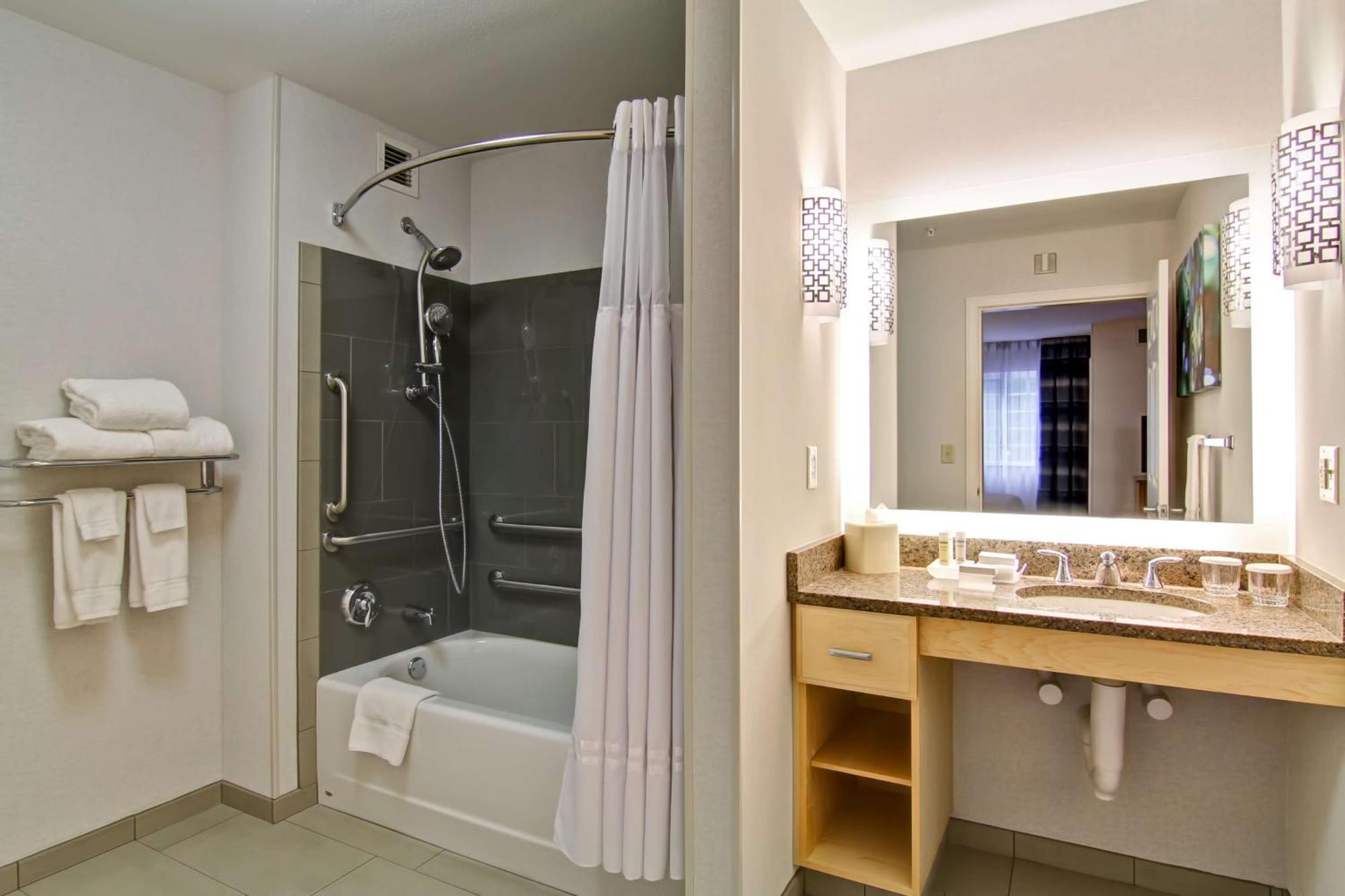 Homewood Suites By Hilton Stratford Bagian luar foto