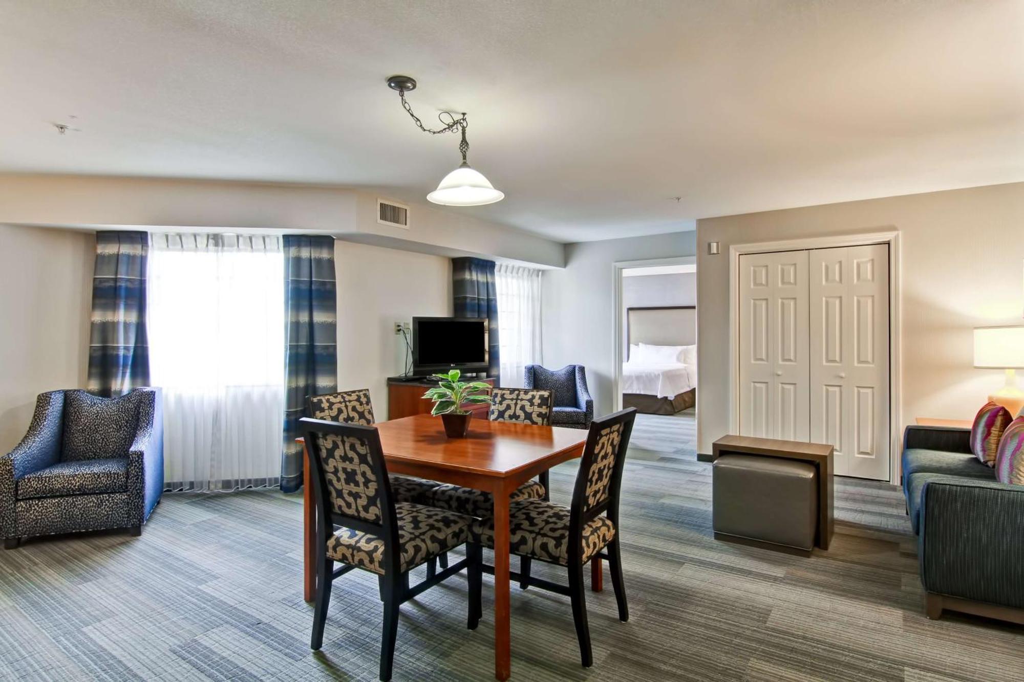 Homewood Suites By Hilton Stratford Bagian luar foto