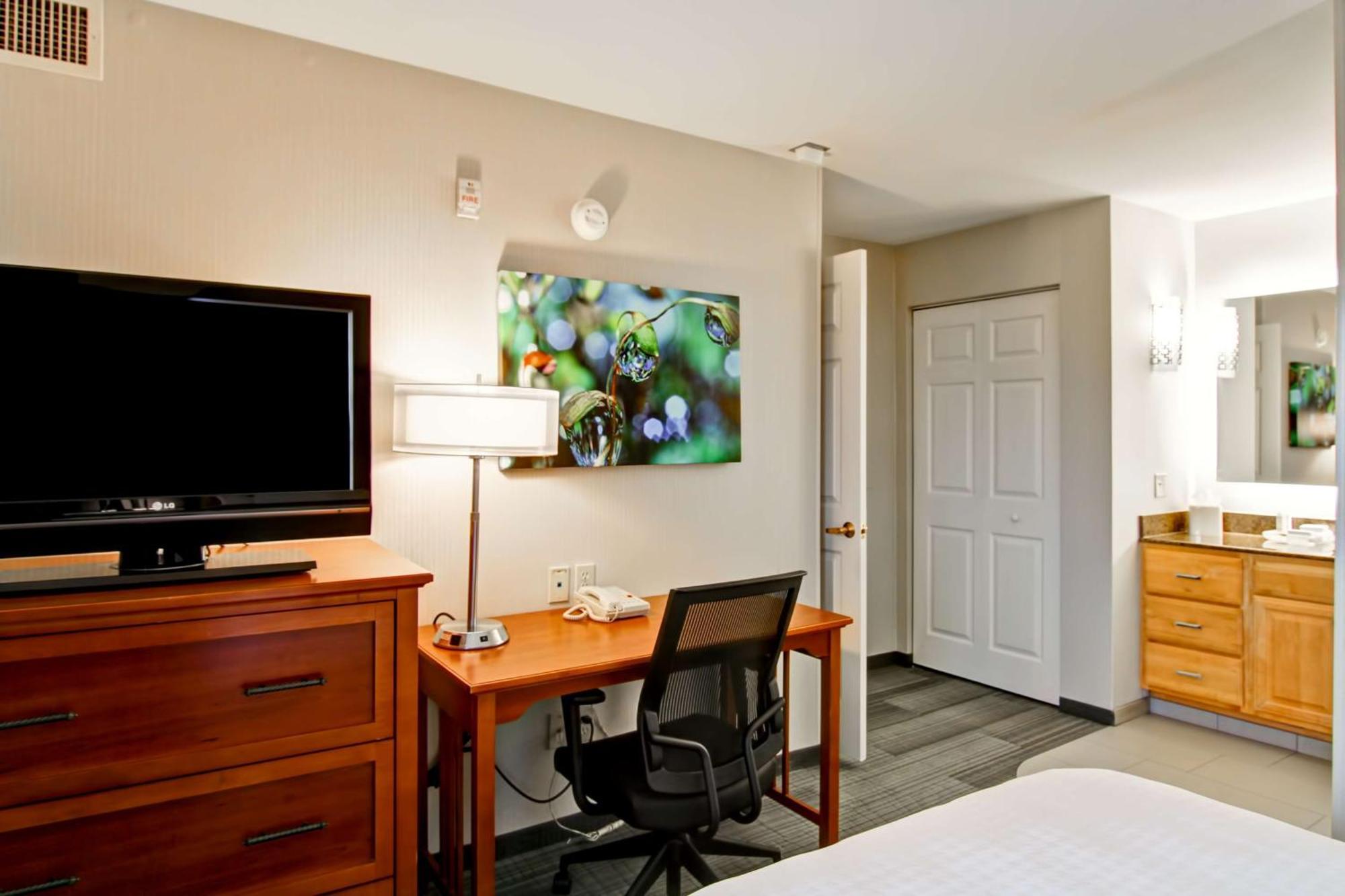 Homewood Suites By Hilton Stratford Bagian luar foto