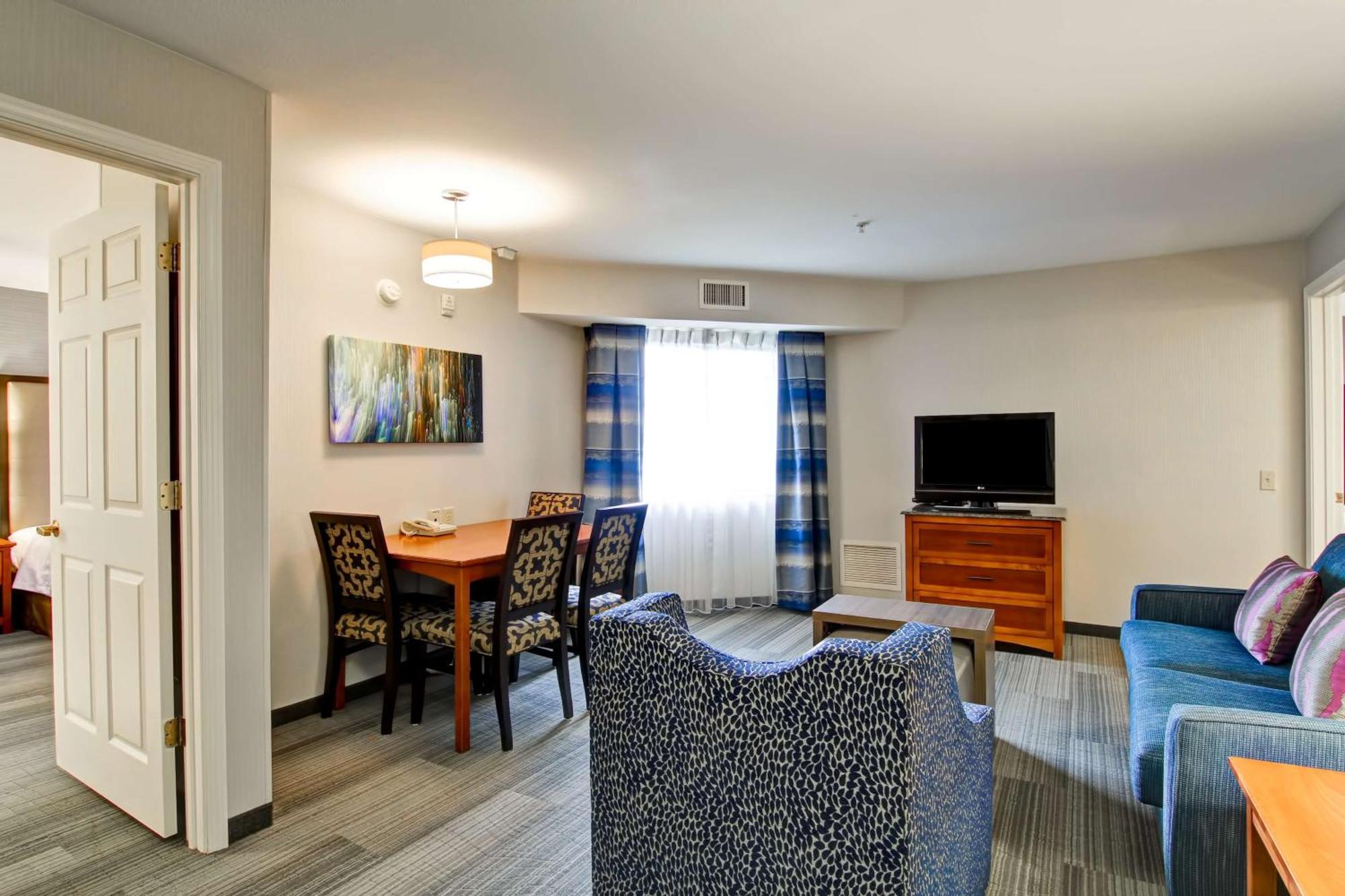 Homewood Suites By Hilton Stratford Bagian luar foto