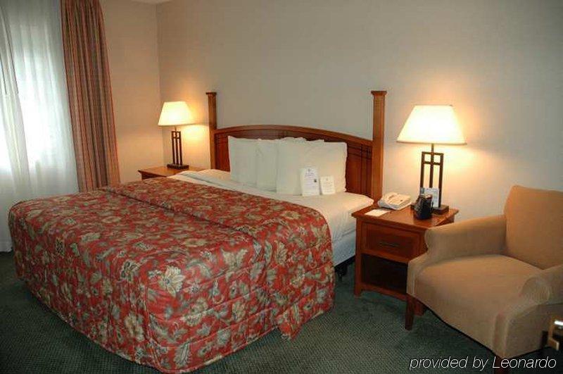 Homewood Suites By Hilton Stratford Bagian luar foto
